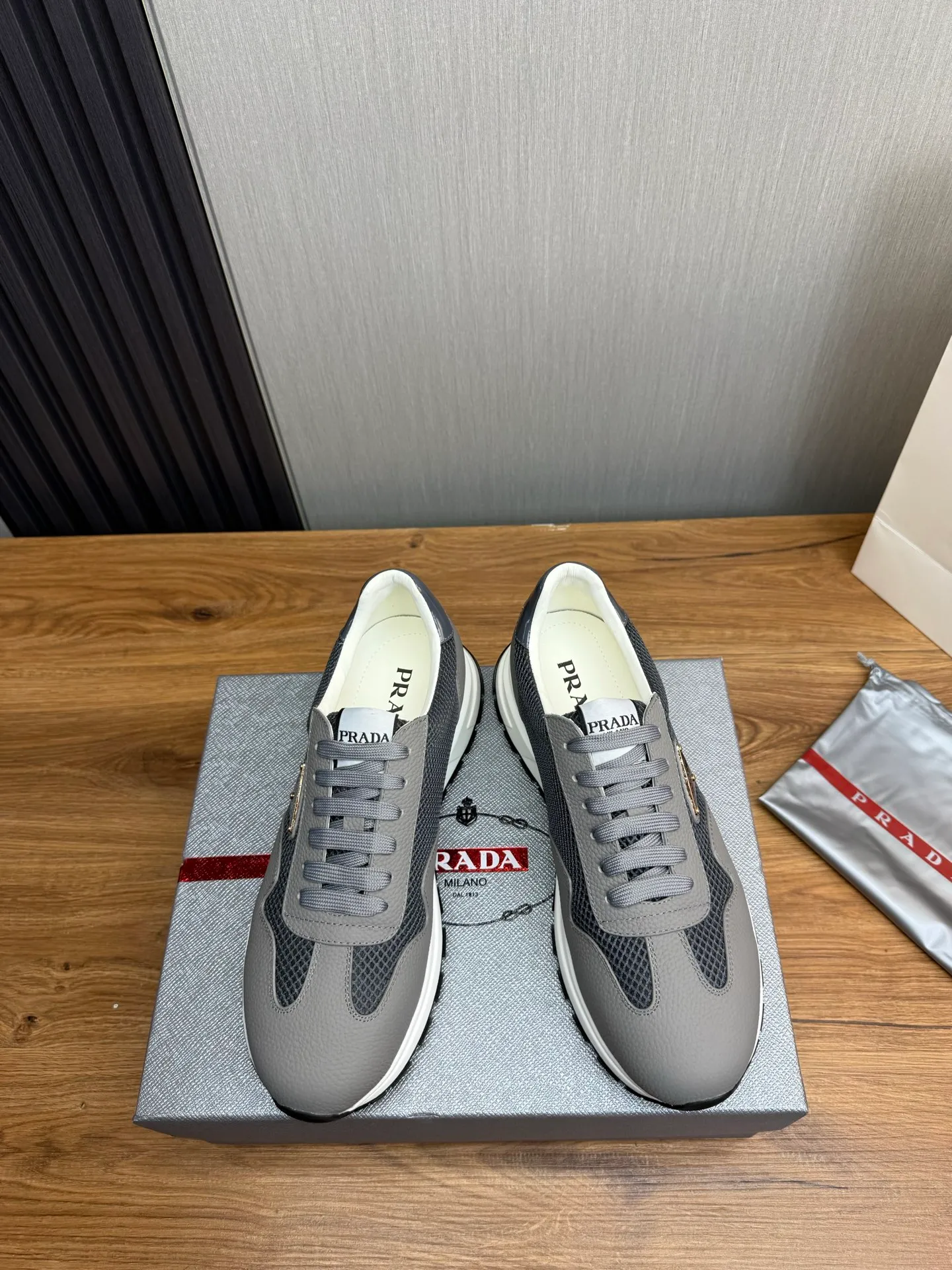 Men's shoes 💰560💰 [PRADA] Men's shoes are popular in the counter, official website is synchronized, 1 high-quality shipment ✔️Original cowhide mesh + cowhide lining, 1🆚1 replica, original sole, 38-45 (45 customized, non-refundable)